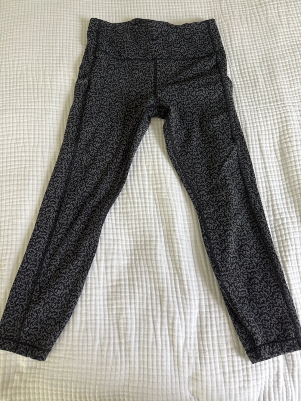 Athleta Black and White Textured 7/8 Tight with Logo